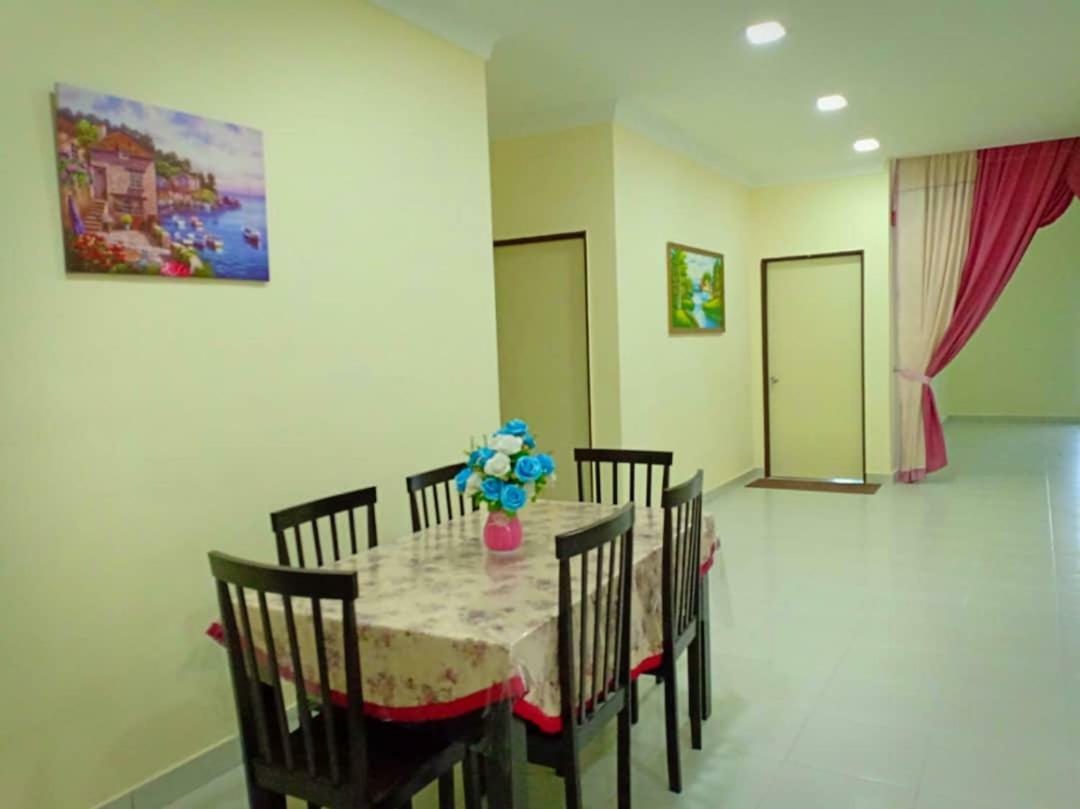 Gambang Homestay Banglomuslim Kuantan Buitenkant foto