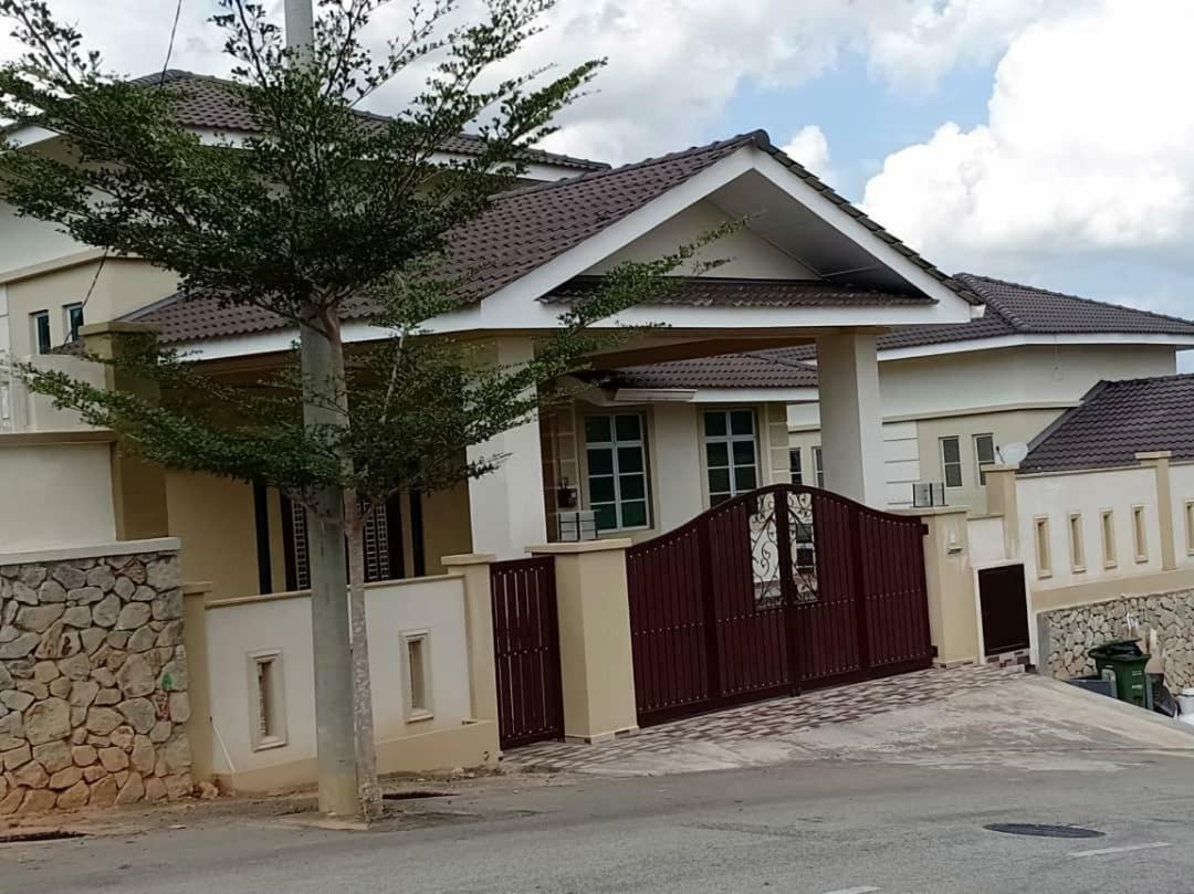 Gambang Homestay Banglomuslim Kuantan Buitenkant foto